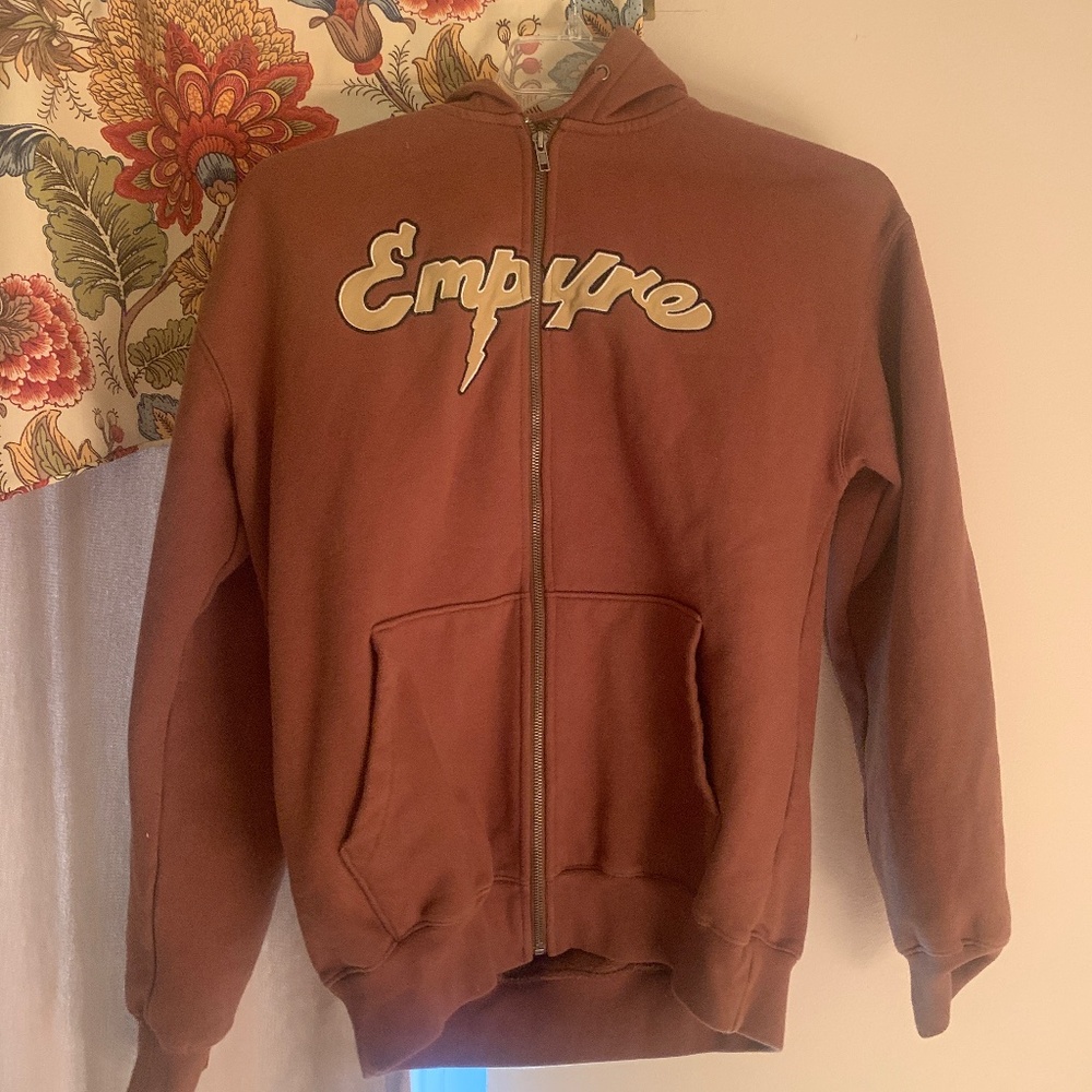 Empire hoodie zip up